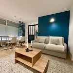 Apt 4 Guests Moderne Place Breteuil